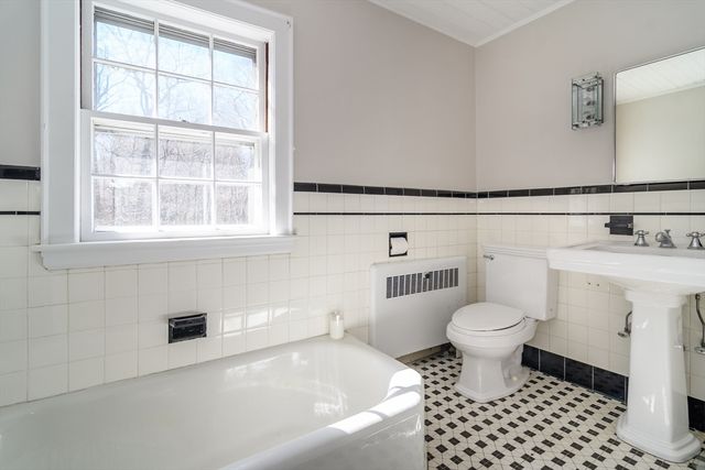 786 Boston Post Rd, Weston, MA 02493