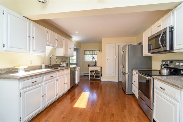 786 Boston Post Rd, Weston, MA 02493