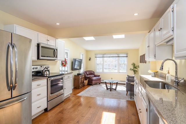 786 Boston Post Rd, Weston, MA 02493