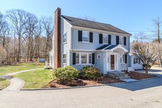 786 Boston Post Rd, Weston, MA 02493
