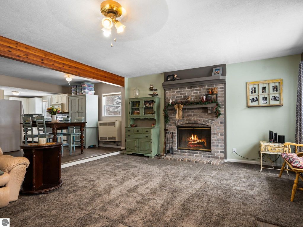 Image 4 of property listing at 4972 E Shore Drive, Kalkaska, MI 49646