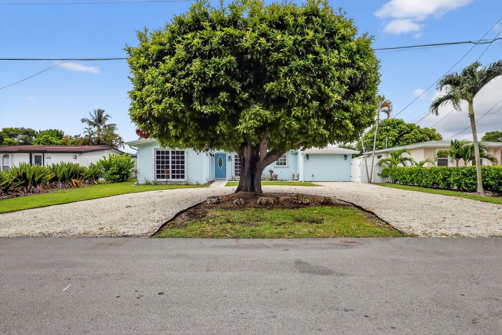 2548 Carambola Road, West Palm Beach, FL 33406