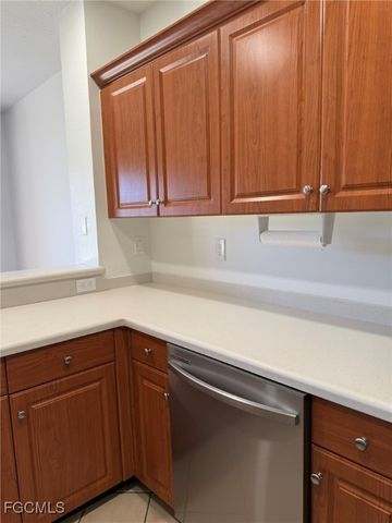 1376 Weeping Willow CT, Cape Coral, FL 33909