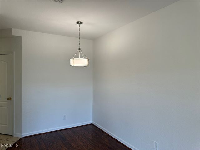 1376 Weeping Willow CT, Cape Coral, FL 33909