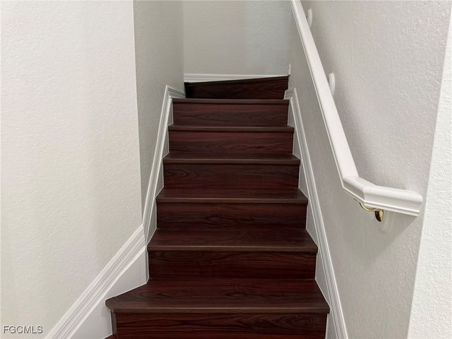 1376 Weeping Willow CT, Cape Coral, FL 33909