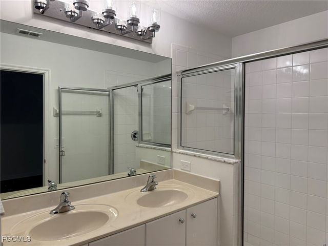 1376 Weeping Willow CT, Cape Coral, FL 33909