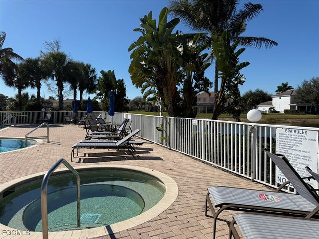 1376 Weeping Willow CT, Cape Coral, FL 33909