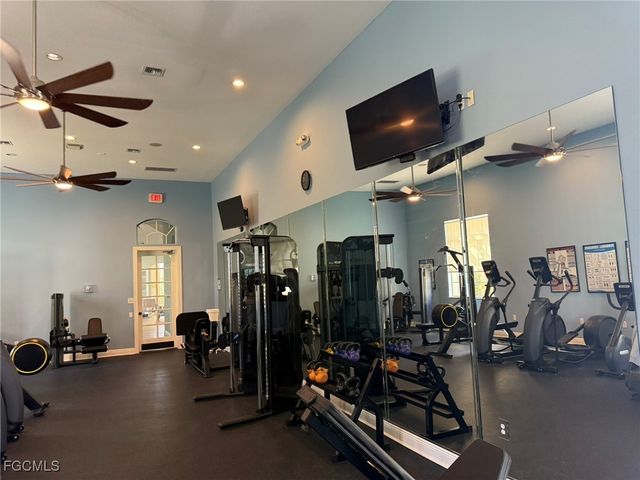 1376 Weeping Willow CT, Cape Coral, FL 33909