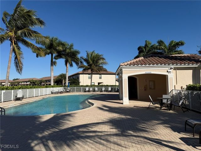 1376 Weeping Willow CT, Cape Coral, FL 33909