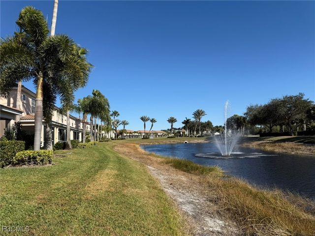 1376 Weeping Willow CT, Cape Coral, FL 33909