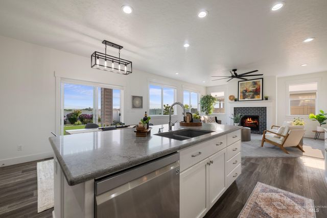 1306 E Sweet Pearl St, Kuna, ID 83634