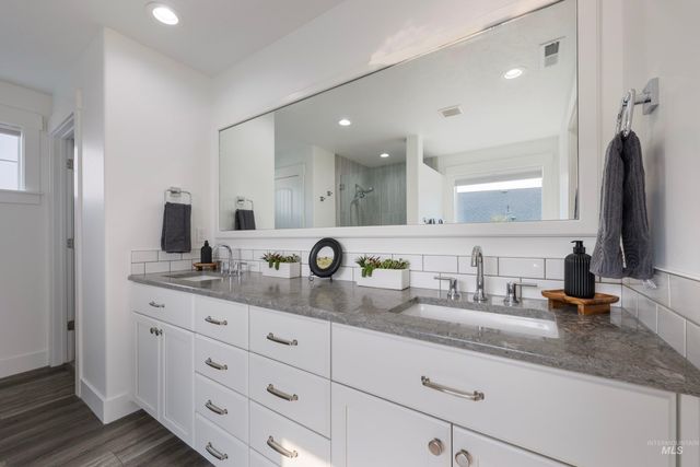 1306 E Sweet Pearl St, Kuna, ID 83634