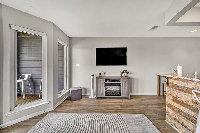 71 Waterside Cir Apt D8, Moneta, VA 24121