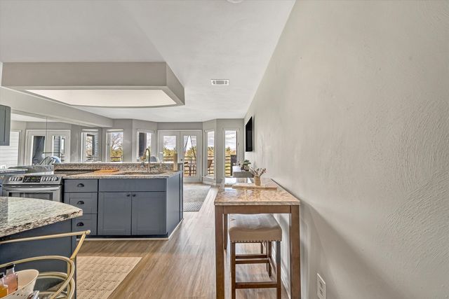 71 Waterside Cir Apt D8, Moneta, VA 24121