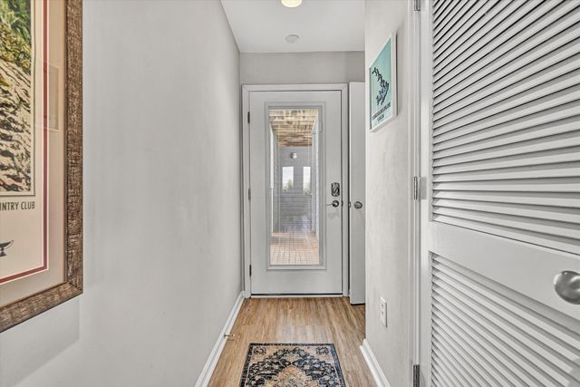 71 Waterside Cir Apt D8, Moneta, VA 24121