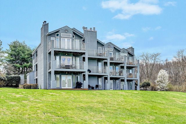 71 Waterside Cir Apt D8, Moneta, VA 24121