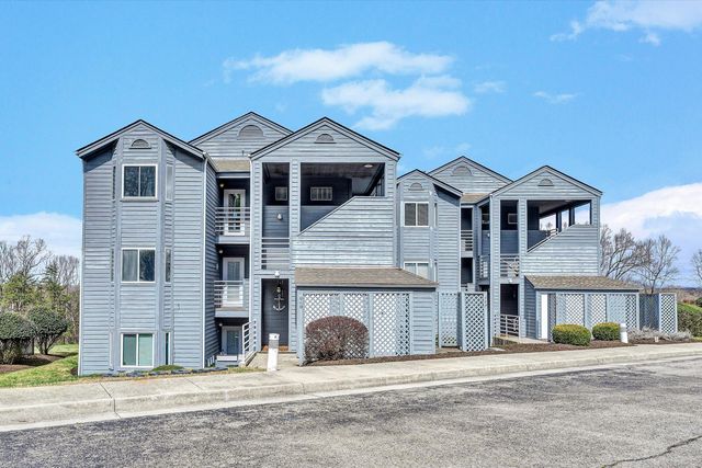 71 Waterside Cir Apt D8, Moneta, VA 24121