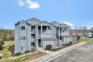 71 Waterside Cir Apt D8, Moneta, VA 24121
