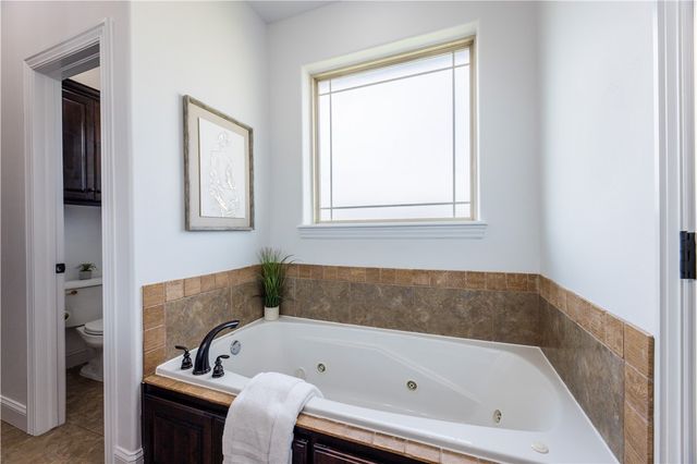 5701 S 66th Street, Cave Springs, AR 72718
