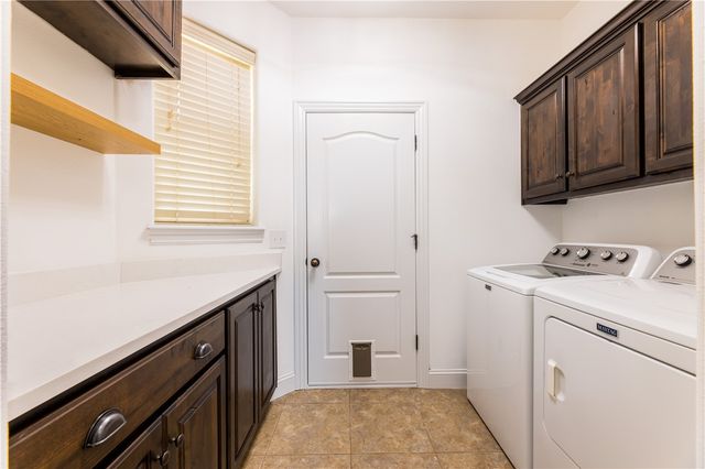 5701 S 66th Street, Cave Springs, AR 72718