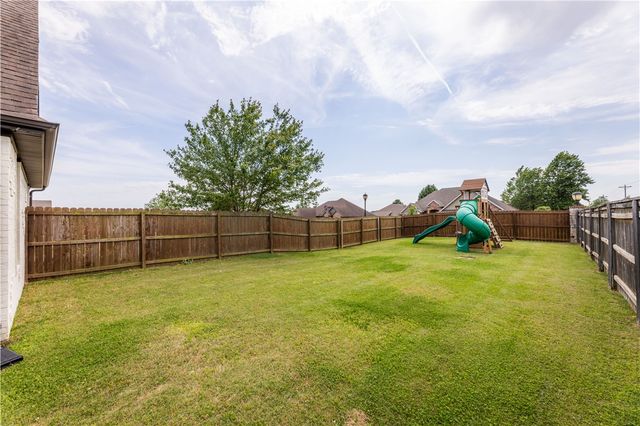 5701 S 66th Street, Cave Springs, AR 72718