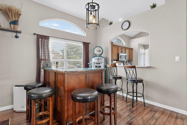 7372 Sidewinder Drive NE, Albuquerque, NM 87113