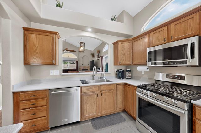 7372 Sidewinder Drive NE, Albuquerque, NM 87113