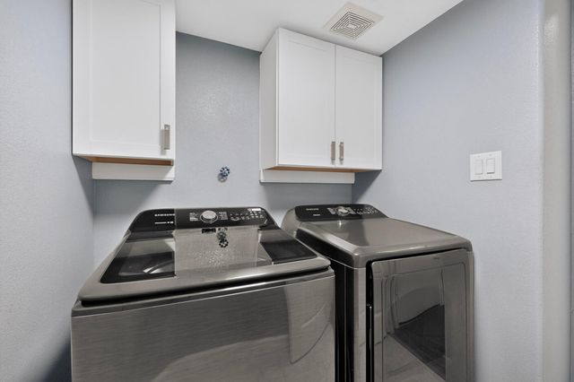 7372 Sidewinder Drive NE, Albuquerque, NM 87113