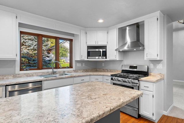 1610 KING OF ARMS DRIVE, Green Bay, WI 54313