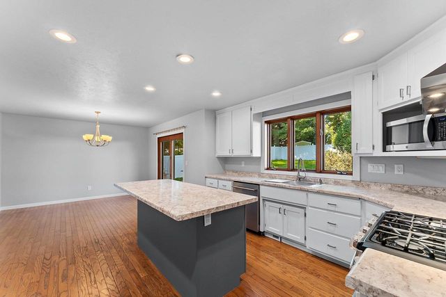 1610 KING OF ARMS DRIVE, Green Bay, WI 54313