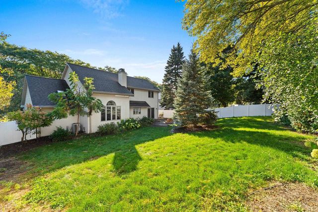 1610 KING OF ARMS DRIVE, Green Bay, WI 54313