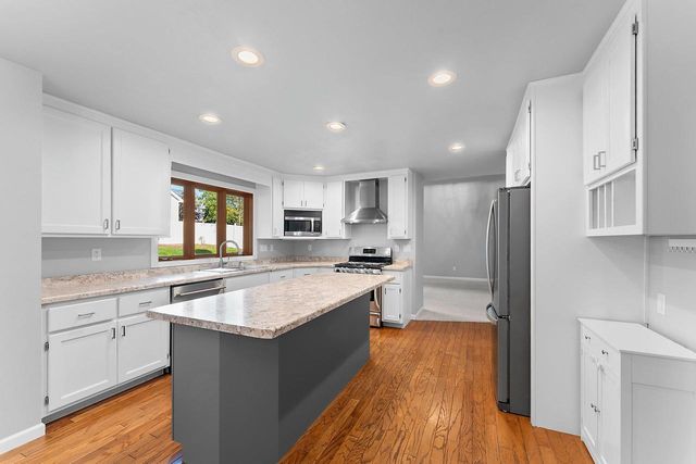 1610 KING OF ARMS DRIVE, Green Bay, WI 54313