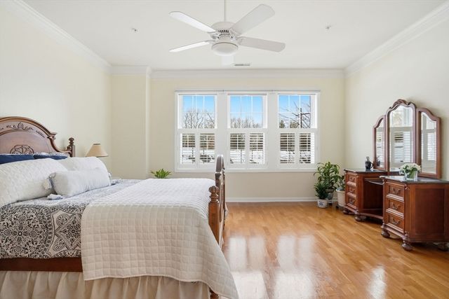 13 Morgan Drive 109, Natick, MA 01760