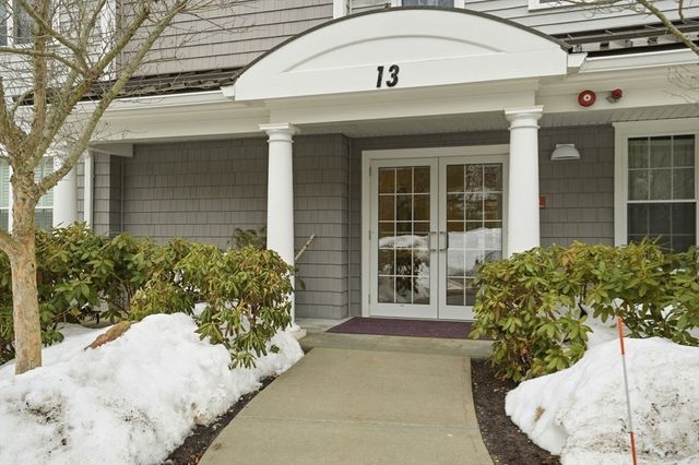 13 Morgan Drive 109, Natick, MA 01760
