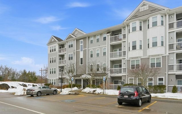 13 Morgan Drive 109, Natick, MA 01760