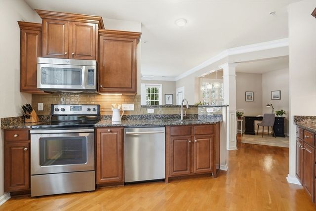 13 Morgan Drive 109, Natick, MA 01760