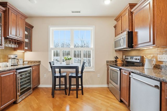 13 Morgan Drive 109, Natick, MA 01760