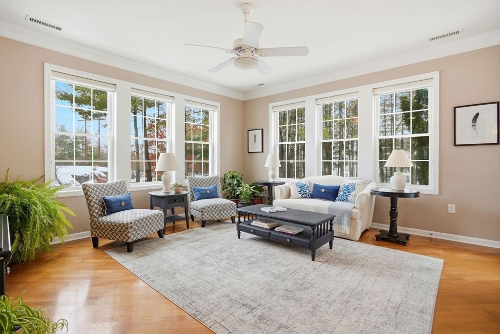 13 Morgan Drive 109, Natick, MA 01760