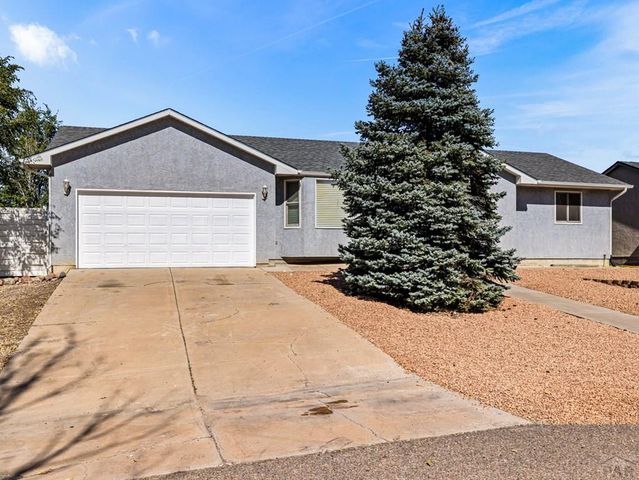 662 S Granby Lane, Pueblo West, CO 81007