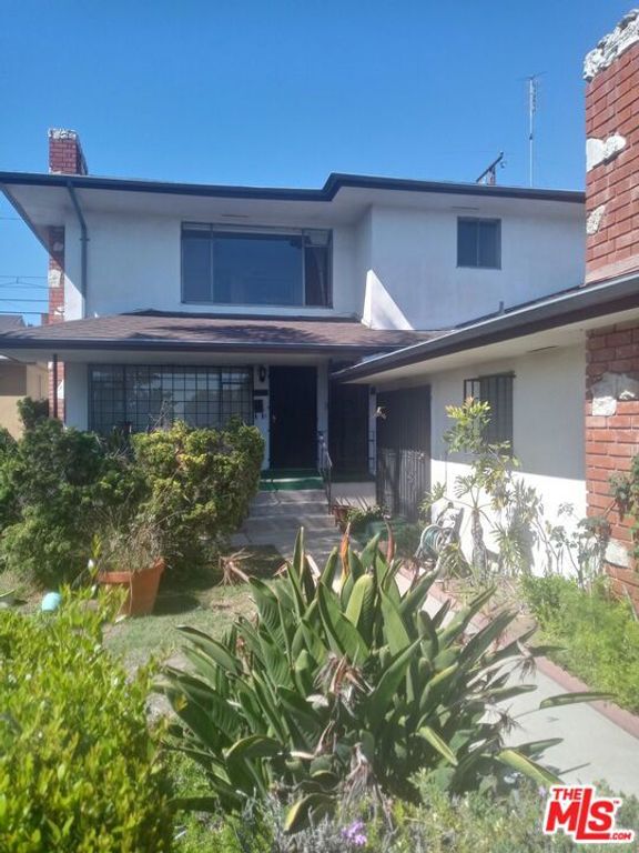 Image 1 of property listing at 5413 W Slauson Avenue, Los Angeles, CA 90056