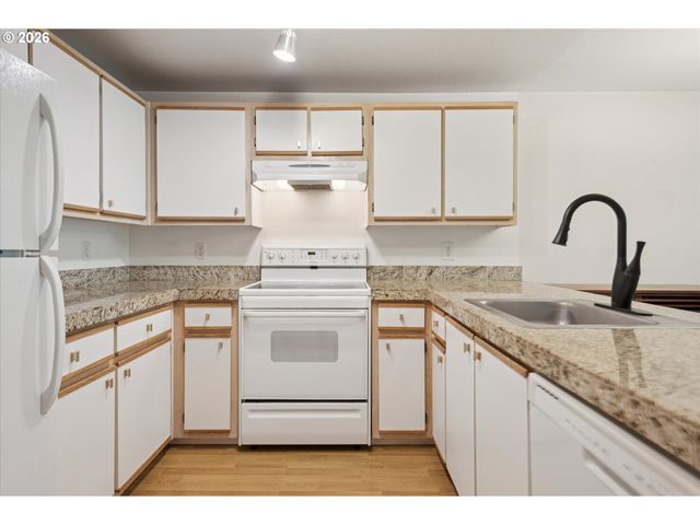17618 Nw SPRINGVILLE Rd, Portland, OR 97229
