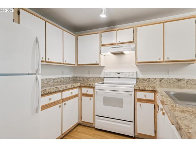 17618 Nw SPRINGVILLE Rd, Portland, OR 97229