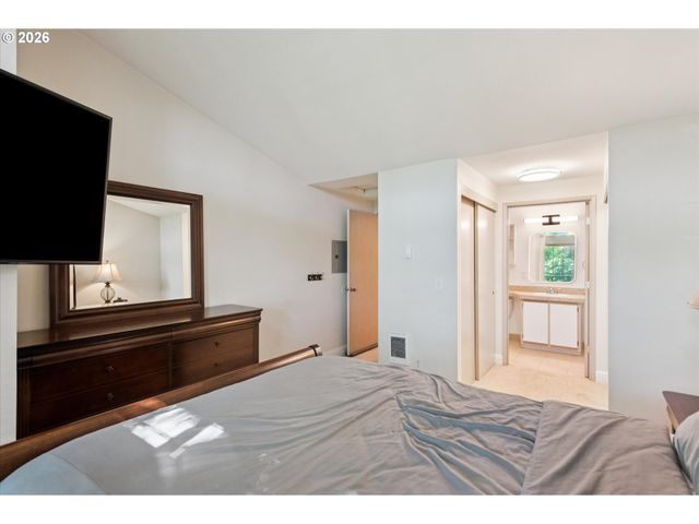 17618 Nw SPRINGVILLE Rd, Portland, OR 97229