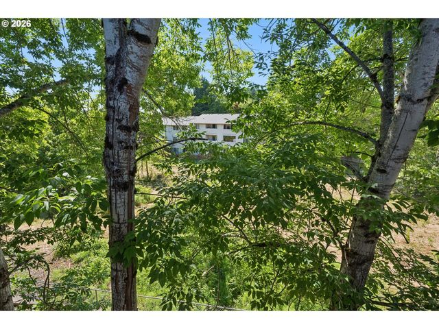 17618 Nw SPRINGVILLE Rd, Portland, OR 97229