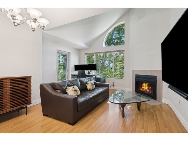 17618 Nw SPRINGVILLE Rd, Portland, OR 97229
