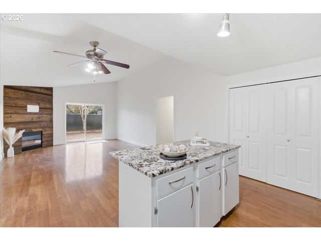 965 SAGRADA Cir, Keizer, OR 97303