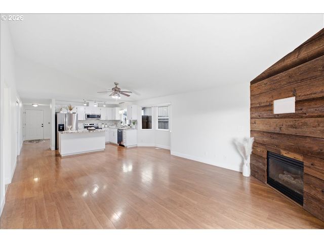 965 SAGRADA Cir, Keizer, OR 97303