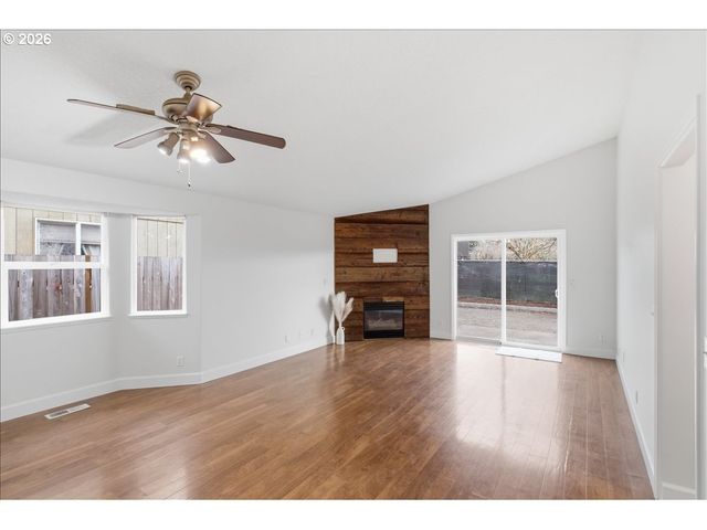 965 SAGRADA Cir, Keizer, OR 97303