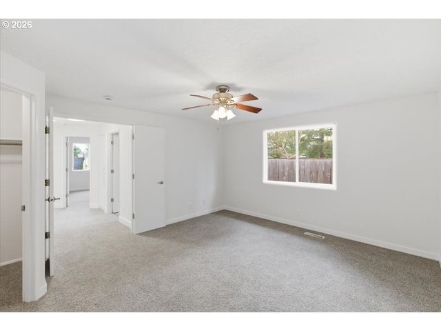 965 SAGRADA Cir, Keizer, OR 97303