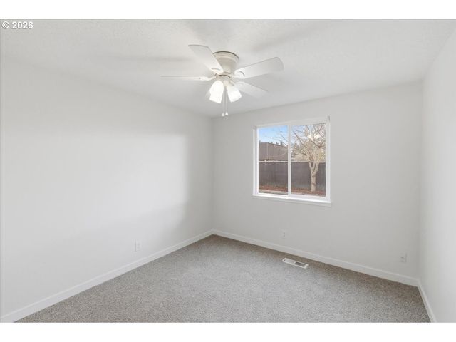 965 SAGRADA Cir, Keizer, OR 97303